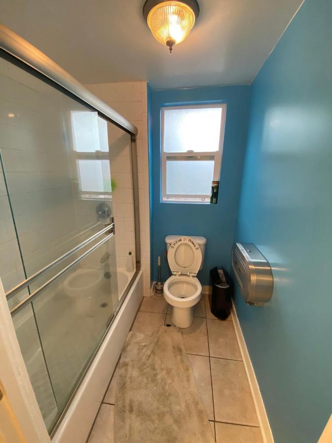 Private Large La Bedroom W Private Full Bathroom Or Half-bathroom - Tv - Ac - Wifi - Private Fridge Near Usc - Exposition Park - Usc Memorial Coliseum - Banc Of California Bmo Stadium - Downtown Angeles Dtla - Of Southern California Us Los Ángeles