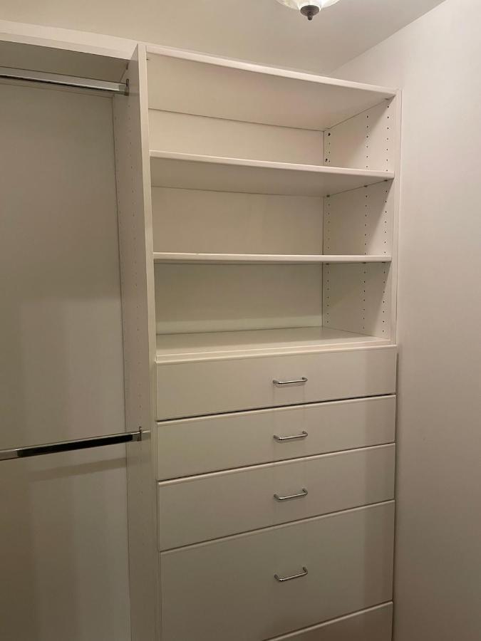 Habitación en casa particular Private Large La Bedroom W Private Full Bathroom Or Half-bathroom - Tv - Ac - Wifi - Private Fridge Near Usc - Exposition Park - Usc Memorial Coliseum - Banc Of California Bmo Stadium - Downtown Angeles Dtla - Of Southern California Us *