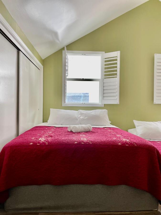 Private Large La Bedroom W Private Full Bathroom Or Half-bathroom - Tv - Ac - Wifi - Private Fridge Near Usc - Exposition Park - Usc Memorial Coliseum - Banc Of California Bmo Stadium - Downtown Angeles Dtla - Of Southern California Us Habitación en casa particular Los Ángeles