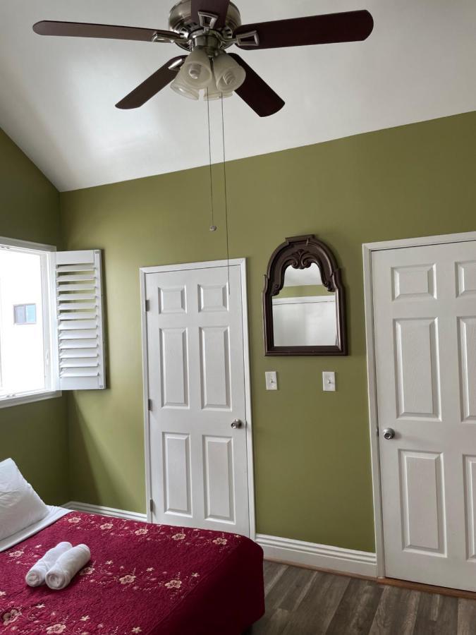 Private Large La Bedroom W Private Full Bathroom Or Half-bathroom - Tv - Ac - Wifi - Private Fridge Near Usc - Exposition Park - Usc Memorial Coliseum - Banc Of California Bmo Stadium - Downtown Angeles Dtla - Of Southern California Us *