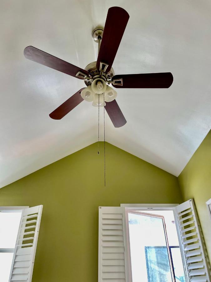 Private Large La Bedroom W Private Full Bathroom Or Half-bathroom - Tv - Ac - Wifi - Private Fridge Near Usc - Exposition Park - Usc Memorial Coliseum - Banc Of California Bmo Stadium - Downtown Angeles Dtla - Of Southern California Us * Los Ángeles