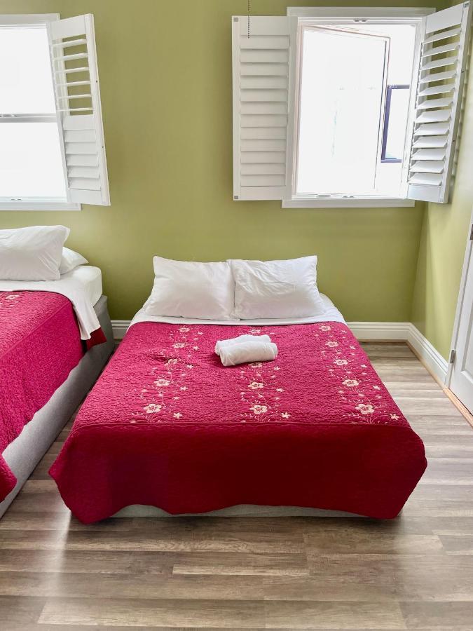Private Large La Bedroom W Private Full Bathroom Or Half-bathroom - Tv - Ac - Wifi - Private Fridge Near Usc - Exposition Park - Usc Memorial Coliseum - Banc Of California Bmo Stadium - Downtown Angeles Dtla - Of Southern California Us Habitación en casa particular *