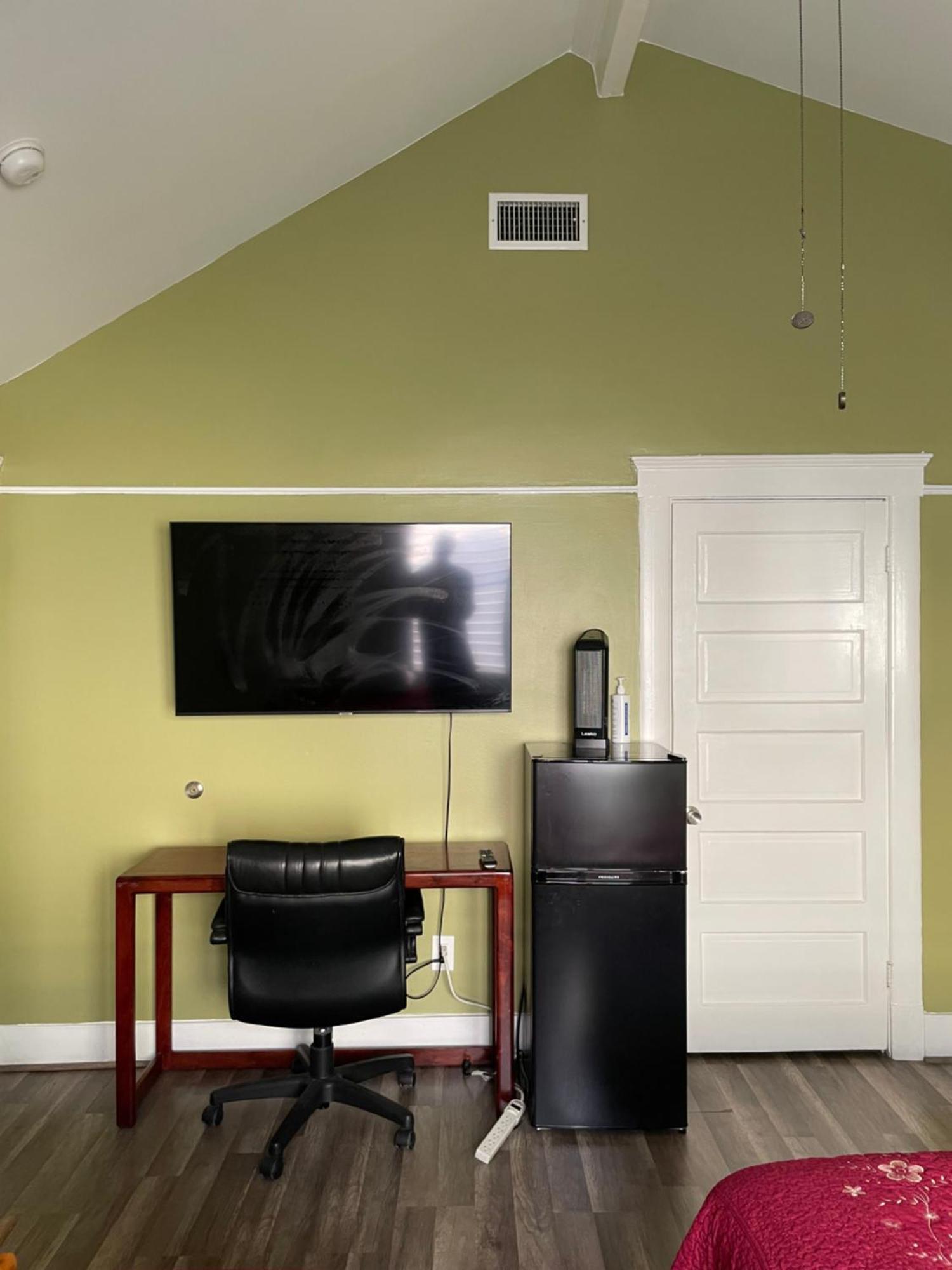 Private Large La Bedroom W Private Full Bathroom Or Half-bathroom - Tv - Ac - Wifi - Private Fridge Near Usc - Exposition Park - Usc Memorial Coliseum - Banc Of California Bmo Stadium - Downtown Angeles Dtla - Of Southern California Us * Los Ángeles