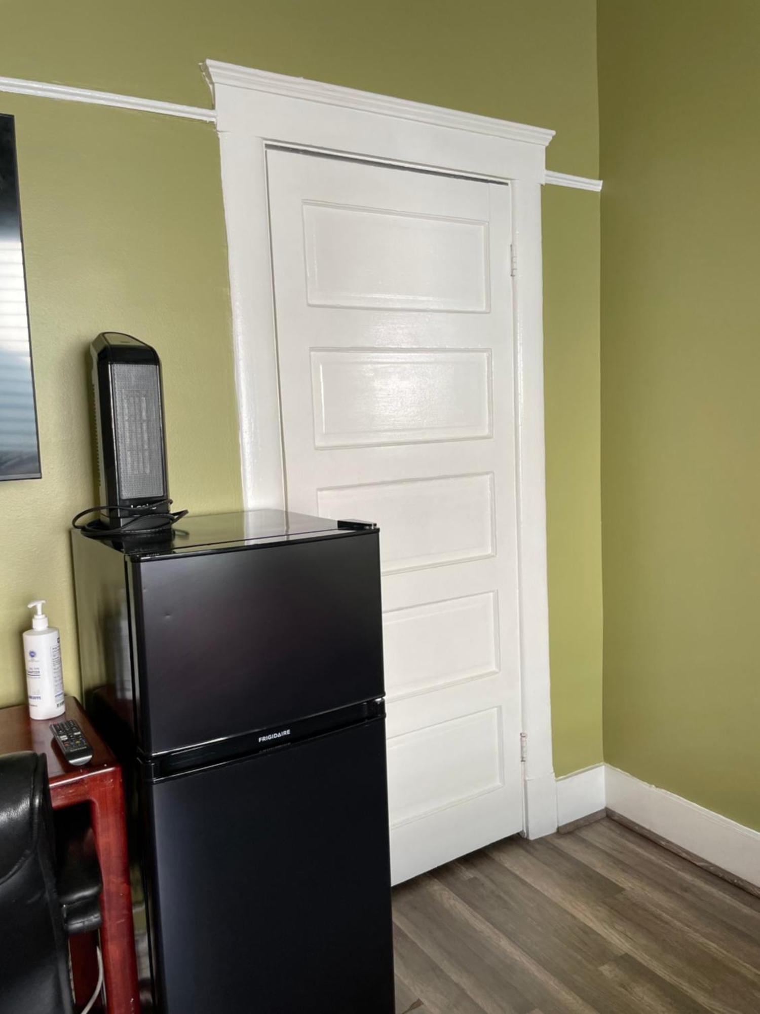 Private Large La Bedroom W Private Full Bathroom Or Half-bathroom - Tv - Ac - Wifi - Private Fridge Near Usc - Exposition Park - Usc Memorial Coliseum - Banc Of California Bmo Stadium - Downtown Angeles Dtla - Of Southern California Us * Los Ángeles