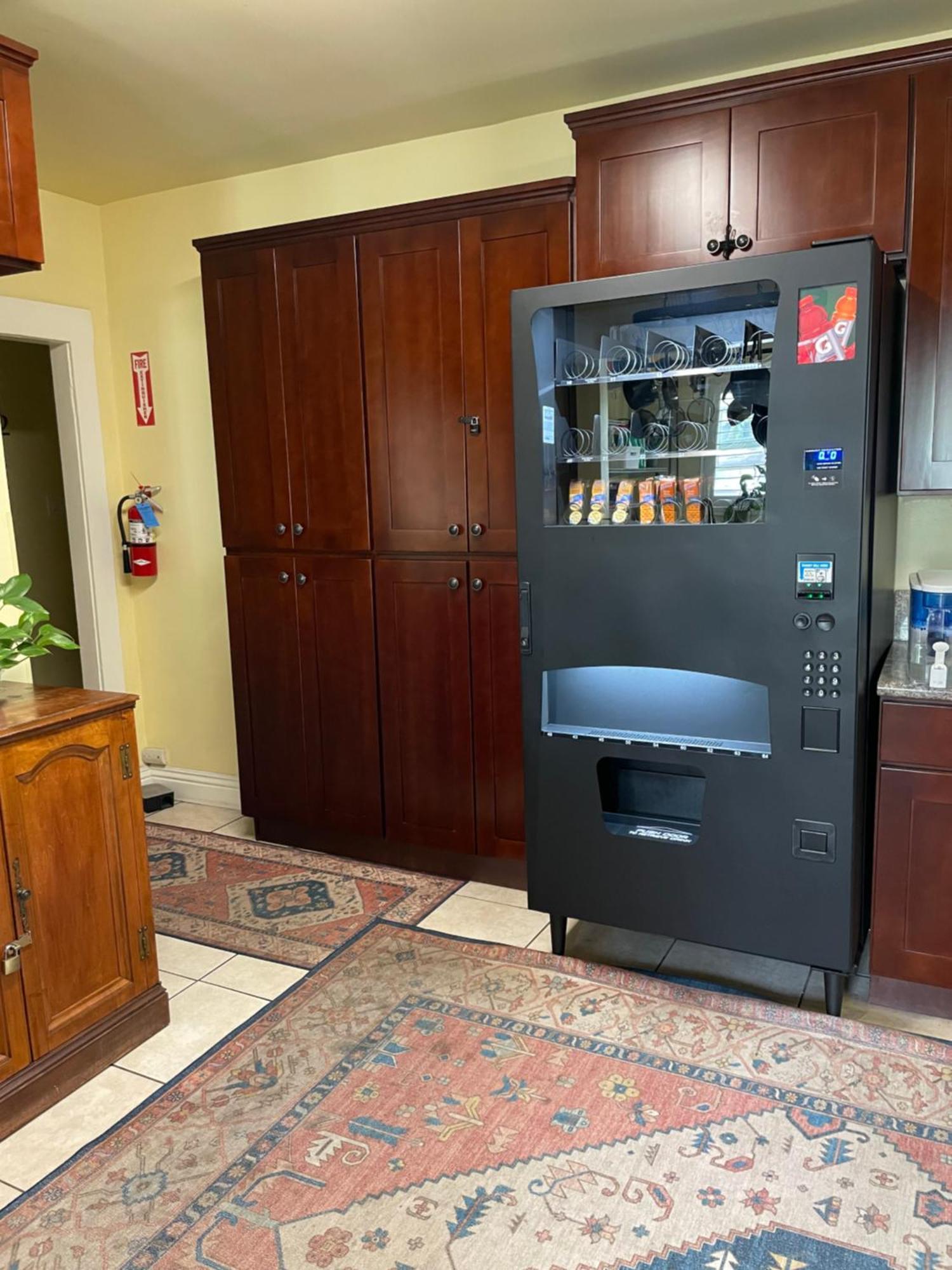 Private Large La Bedroom W Private Full Bathroom Or Half-bathroom - Tv - Ac - Wifi - Private Fridge Near Usc - Exposition Park - Usc Memorial Coliseum - Banc Of California Bmo Stadium - Downtown Angeles Dtla - Of Southern California Us * Los Ángeles