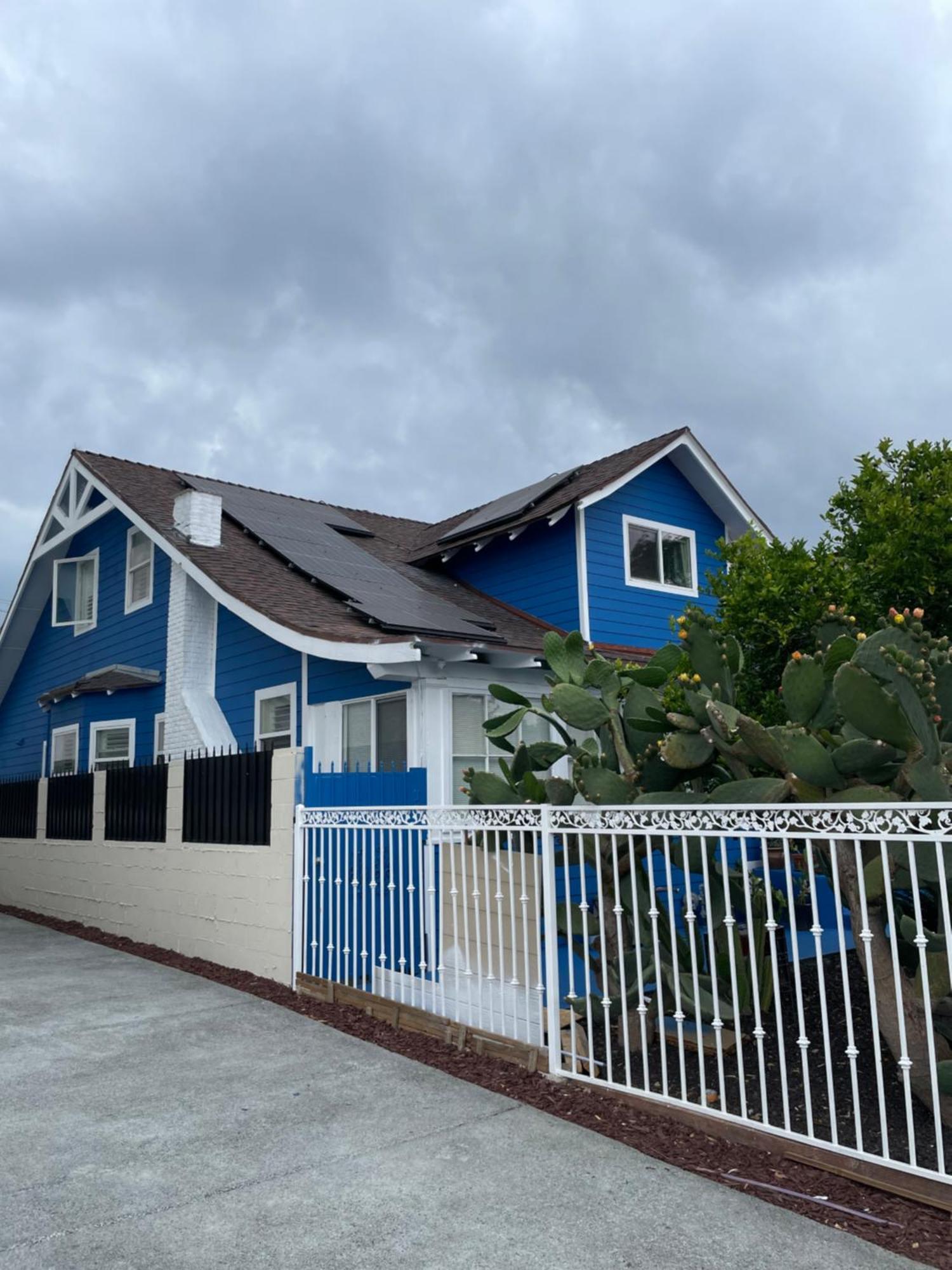Private Large La Bedroom W Private Full Bathroom Or Half-bathroom - Tv - Ac - Wifi - Private Fridge Near Usc - Exposition Park - Usc Memorial Coliseum - Banc Of California Bmo Stadium - Downtown Angeles Dtla - Of Southern California Us Habitación en casa particular Los Ángeles