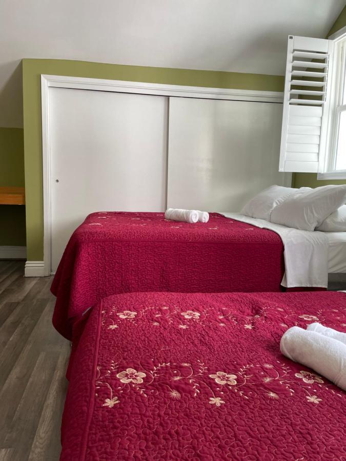 Habitación en casa particular Private Large La Bedroom W Private Full Bathroom Or Half-bathroom - Tv - Ac - Wifi - Private Fridge Near Usc - Exposition Park - Usc Memorial Coliseum - Banc Of California Bmo Stadium - Downtown Angeles Dtla - Of Southern California Us