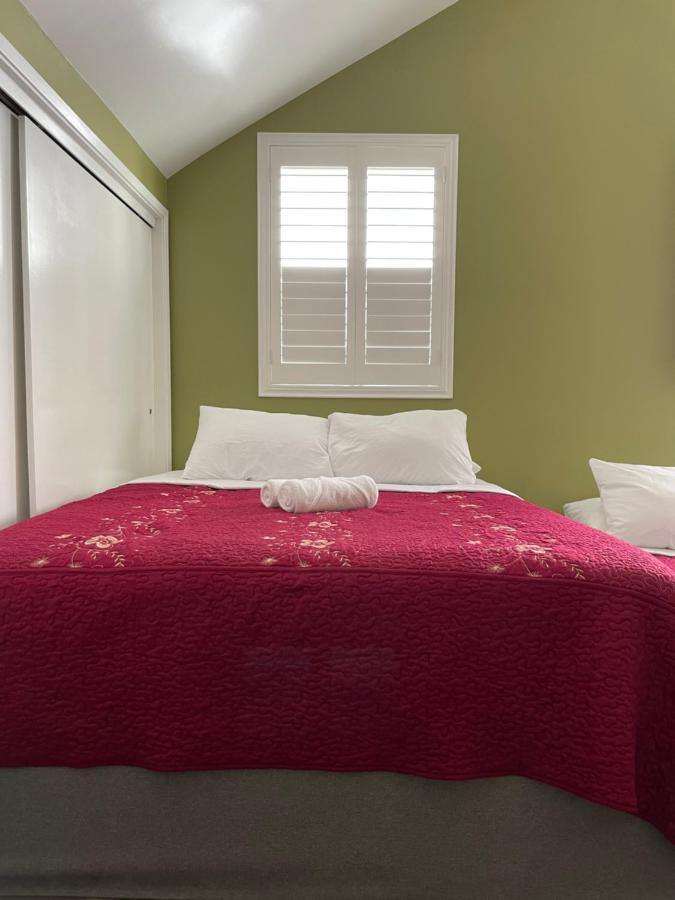Habitación en casa particular Private Large La Bedroom W Private Full Bathroom Or Half-bathroom - Tv - Ac - Wifi - Private Fridge Near Usc - Exposition Park - Usc Memorial Coliseum - Banc Of California Bmo Stadium - Downtown Angeles Dtla - Of Southern California Us *