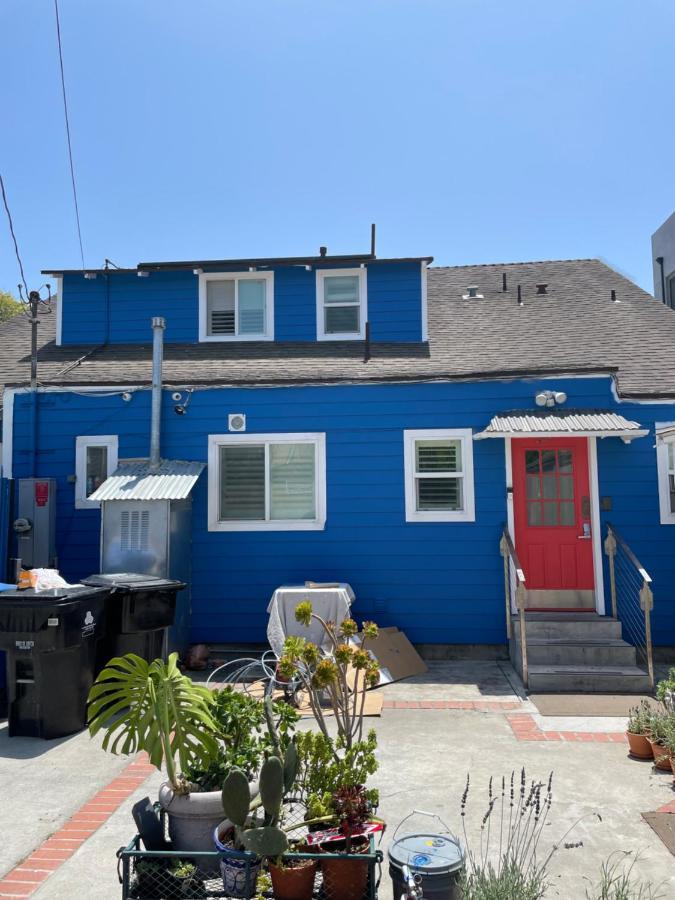 Habitación en casa particular Private Large La Bedroom W Private Full Bathroom Or Half-bathroom - Tv - Ac - Wifi - Private Fridge Near Usc - Exposition Park - Usc Memorial Coliseum - Banc Of California Bmo Stadium - Downtown Angeles Dtla - Of Southern California Us Los Ángeles