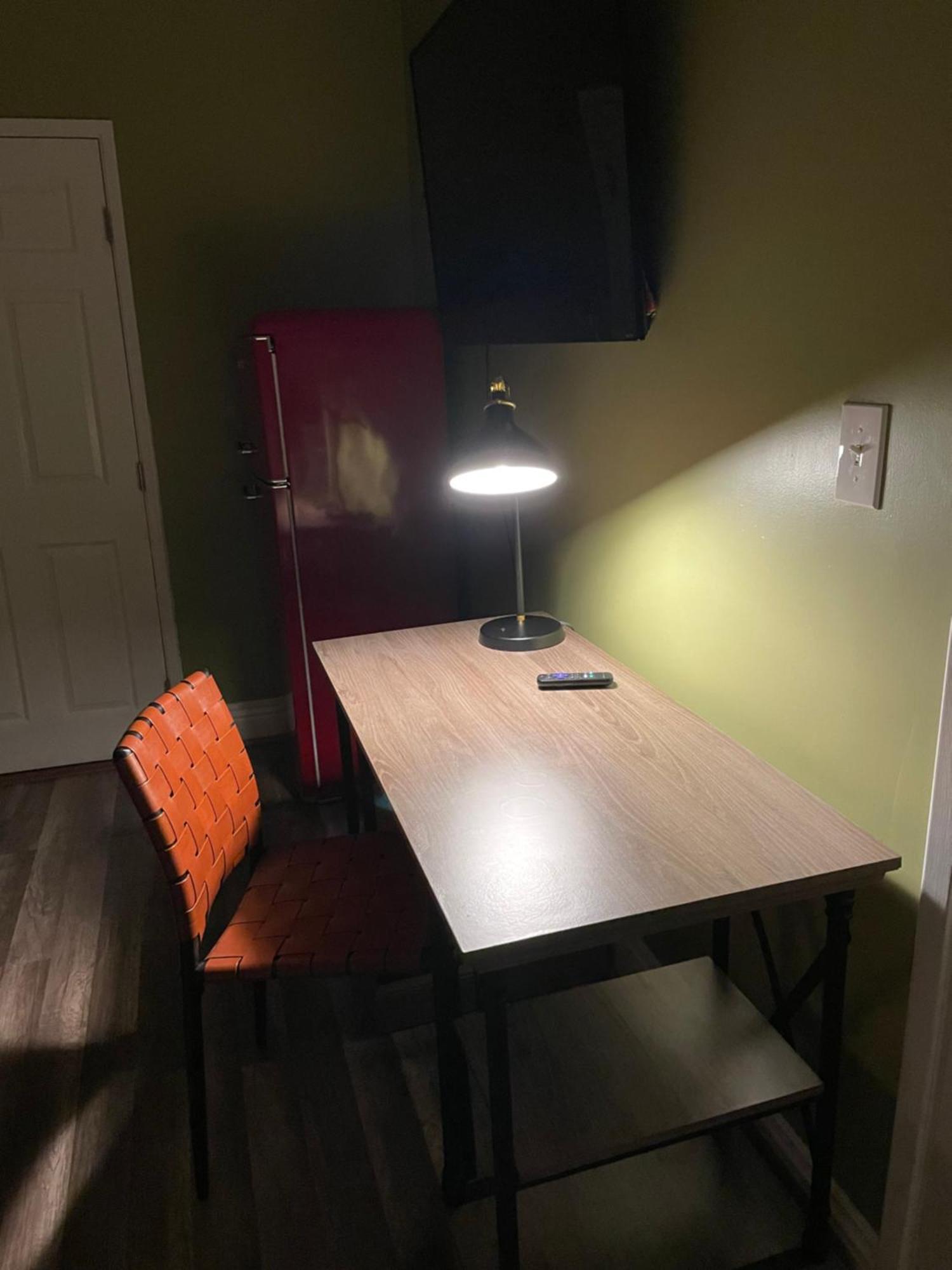 Private Large La Bedroom W Private Full Bathroom Or Half-bathroom - Tv - Ac - Wifi - Private Fridge Near Usc - Exposition Park - Usc Memorial Coliseum - Banc Of California Bmo Stadium - Downtown Angeles Dtla - Of Southern California Us Habitación en casa particular