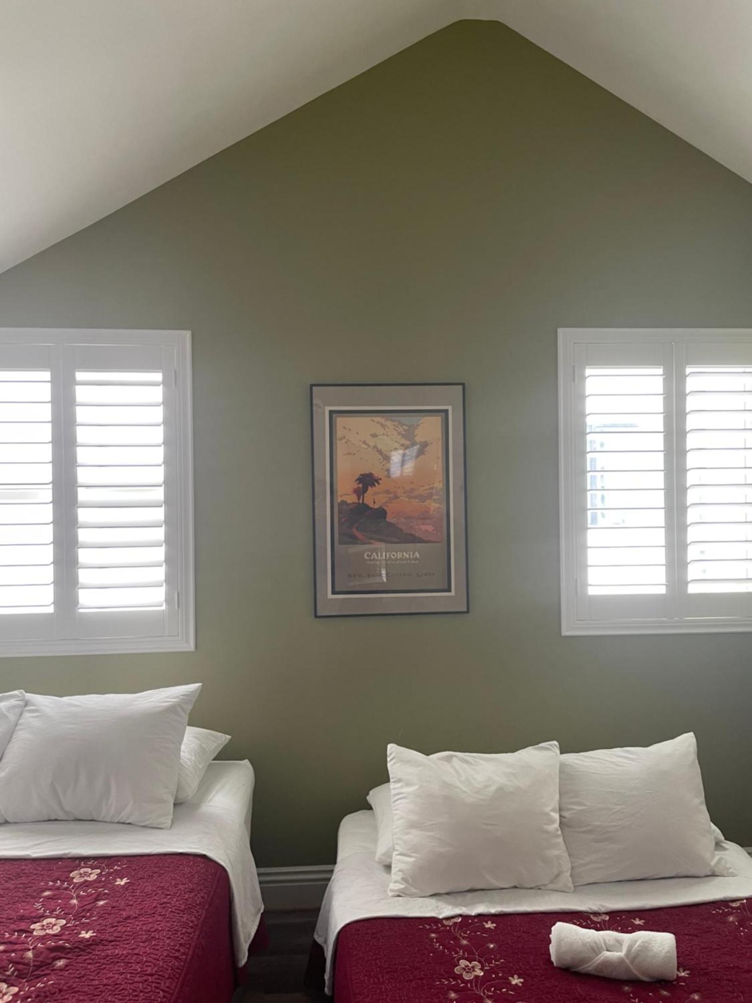 Habitación en casa particular Private Large La Bedroom W Private Full Bathroom Or Half-bathroom - Tv - Ac - Wifi - Private Fridge Near Usc - Exposition Park - Usc Memorial Coliseum - Banc Of California Bmo Stadium - Downtown Angeles Dtla - Of Southern California Us Los Ángeles