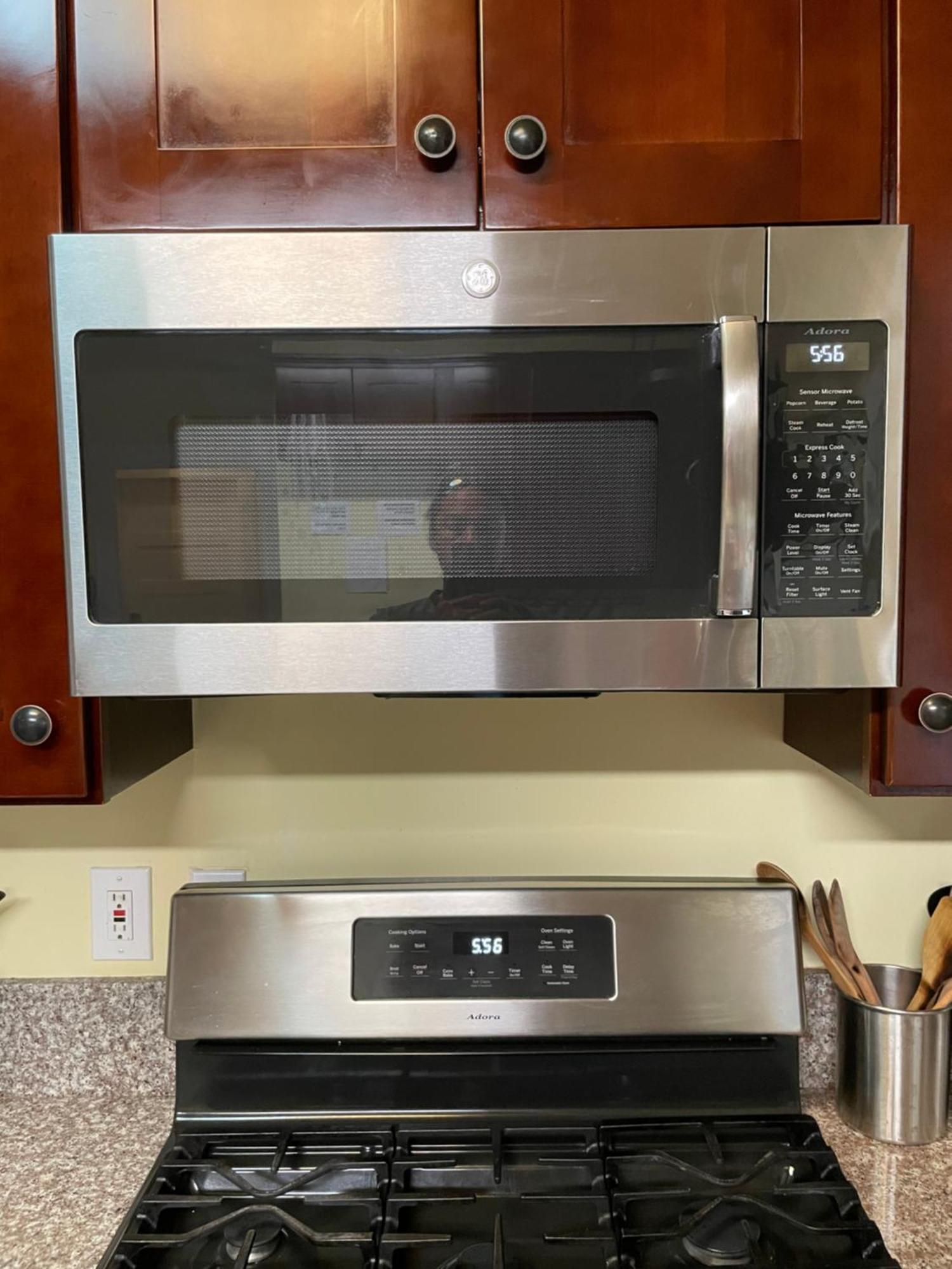 Habitación en casa particular Private Large La Bedroom W Private Full Bathroom Or Half-bathroom - Tv - Ac - Wifi - Private Fridge Near Usc - Exposition Park - Usc Memorial Coliseum - Banc Of California Bmo Stadium - Downtown Angeles Dtla - Of Southern California Us Los Ángeles