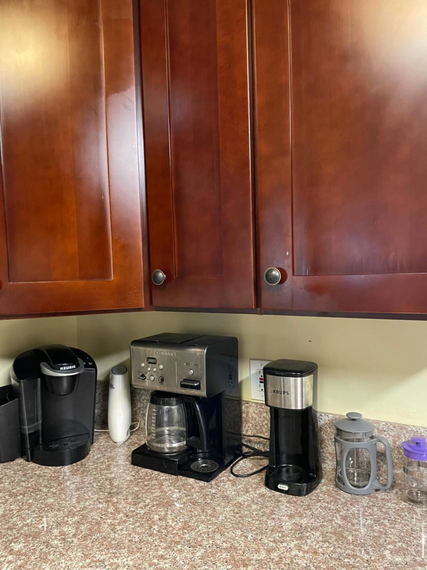 Habitación en casa particular Private Large La Bedroom W Private Full Bathroom Or Half-bathroom - Tv - Ac - Wifi - Private Fridge Near Usc - Exposition Park - Usc Memorial Coliseum - Banc Of California Bmo Stadium - Downtown Angeles Dtla - Of Southern California Us