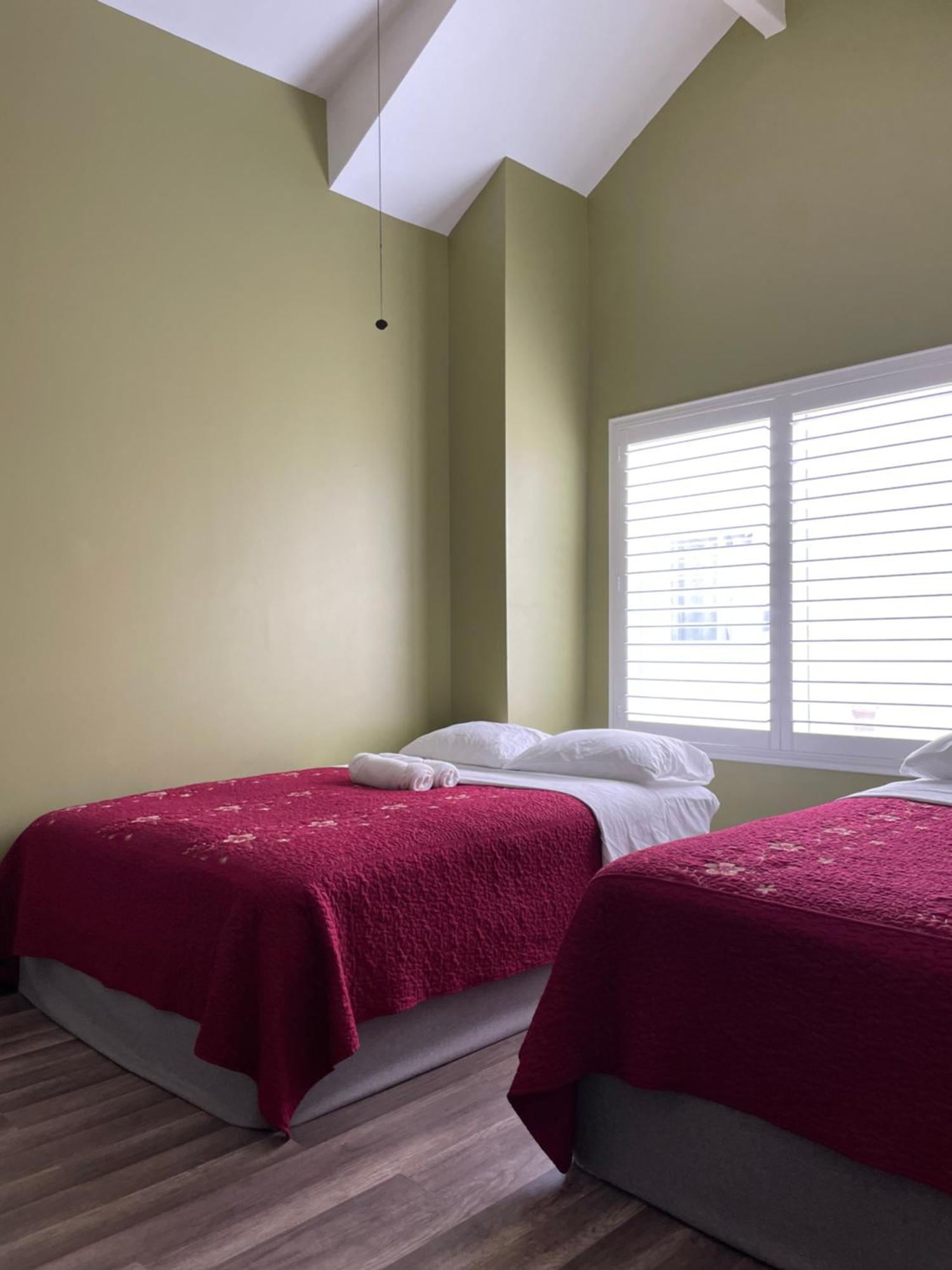 Private Large La Bedroom W Private Full Bathroom Or Half-bathroom - Tv - Ac - Wifi - Private Fridge Near Usc - Exposition Park - Usc Memorial Coliseum - Banc Of California Bmo Stadium - Downtown Angeles Dtla - Of Southern California Us Habitación en casa particular *