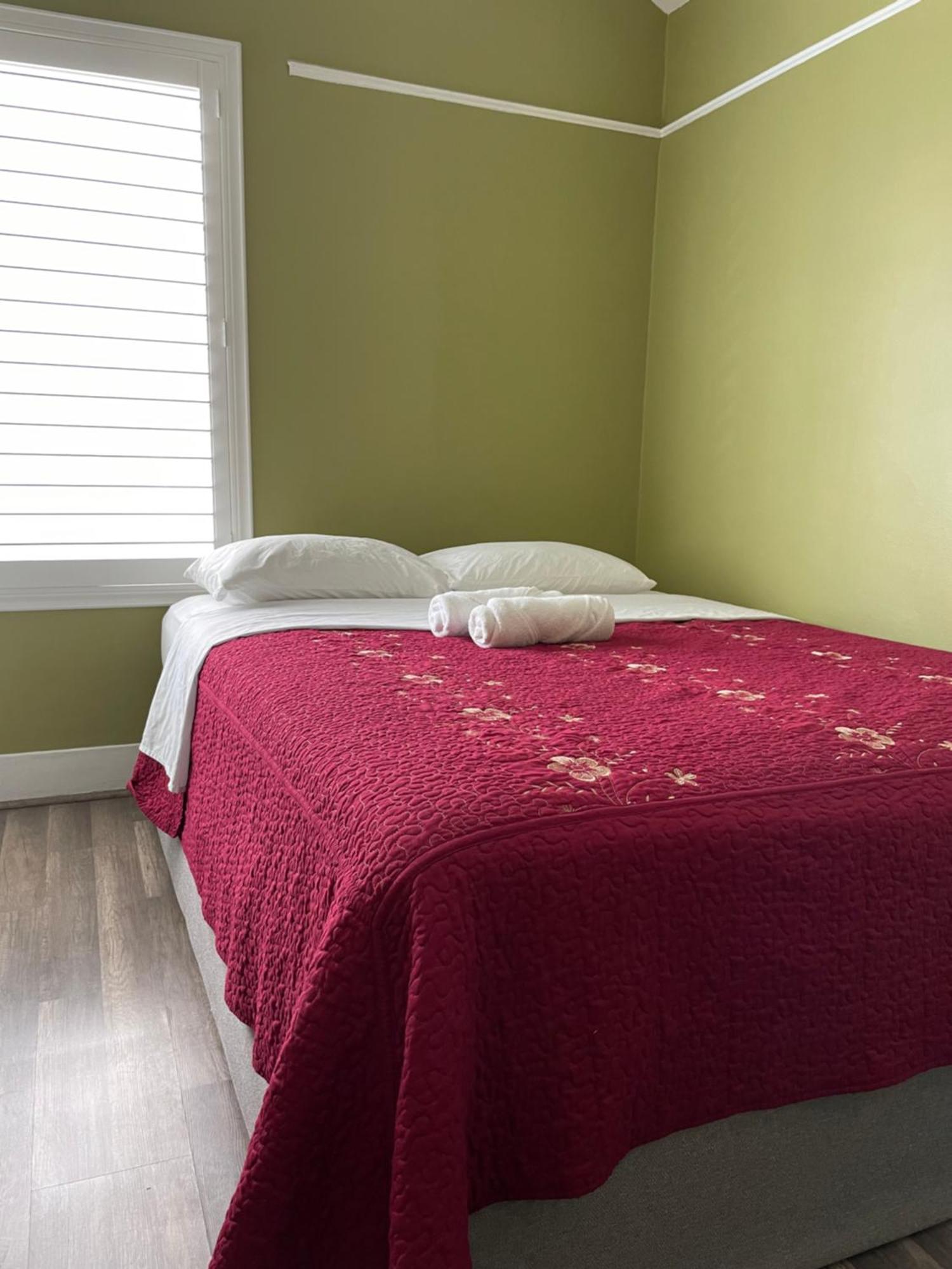 Private Large La Bedroom W Private Full Bathroom Or Half-bathroom - Tv - Ac - Wifi - Private Fridge Near Usc - Exposition Park - Usc Memorial Coliseum - Banc Of California Bmo Stadium - Downtown Angeles Dtla - Of Southern California Us Habitación en casa particular